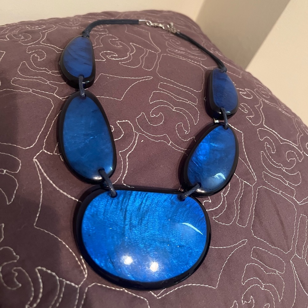 Bold Statement Beautiful Royal Blue Bead Necklace - Picture 8 of 11